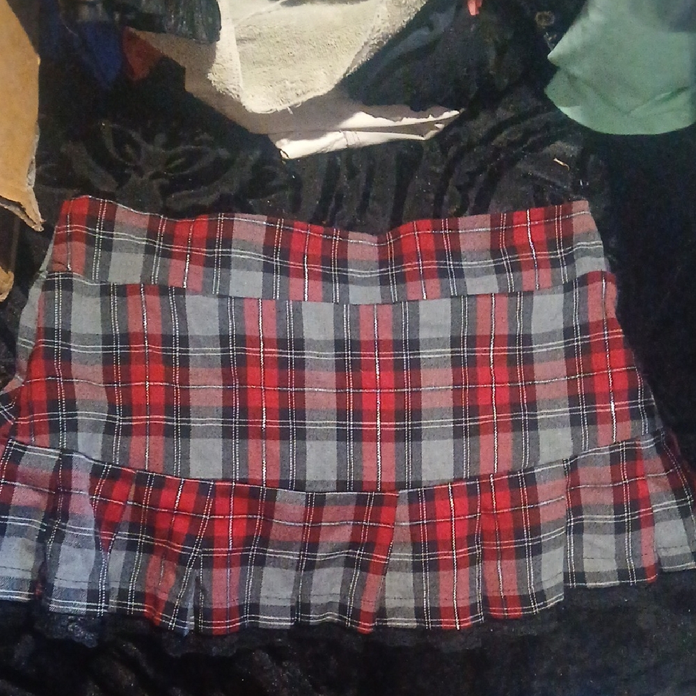 Mariposa Red and Black Mini Skater Skirt